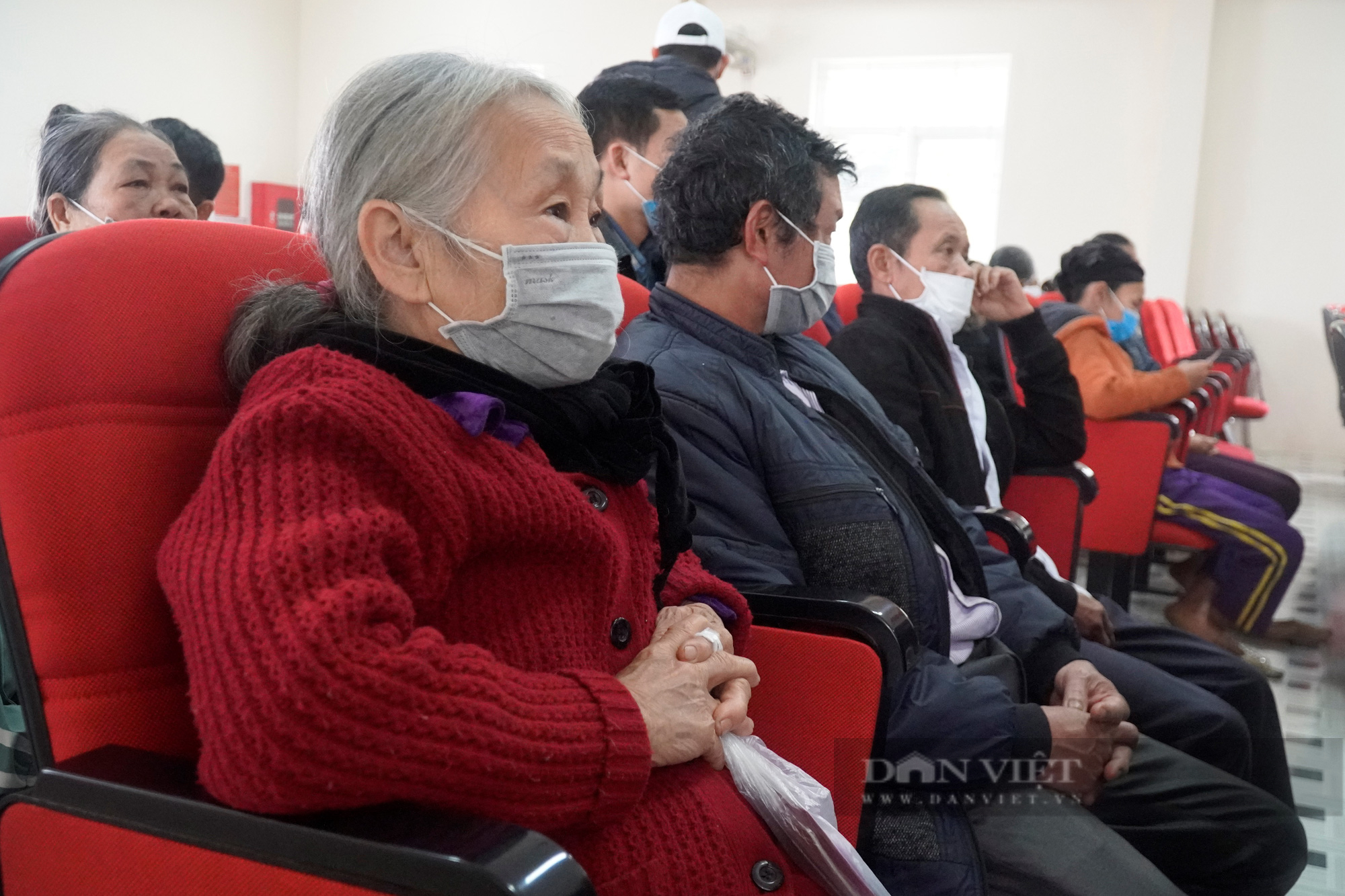 Phó Chủ tịch Hội Nông dân Việt Nam Nguyễn Xuân Định tặng quà Tết hội viên nghèo tại Thanh Hóa - Ảnh 2.