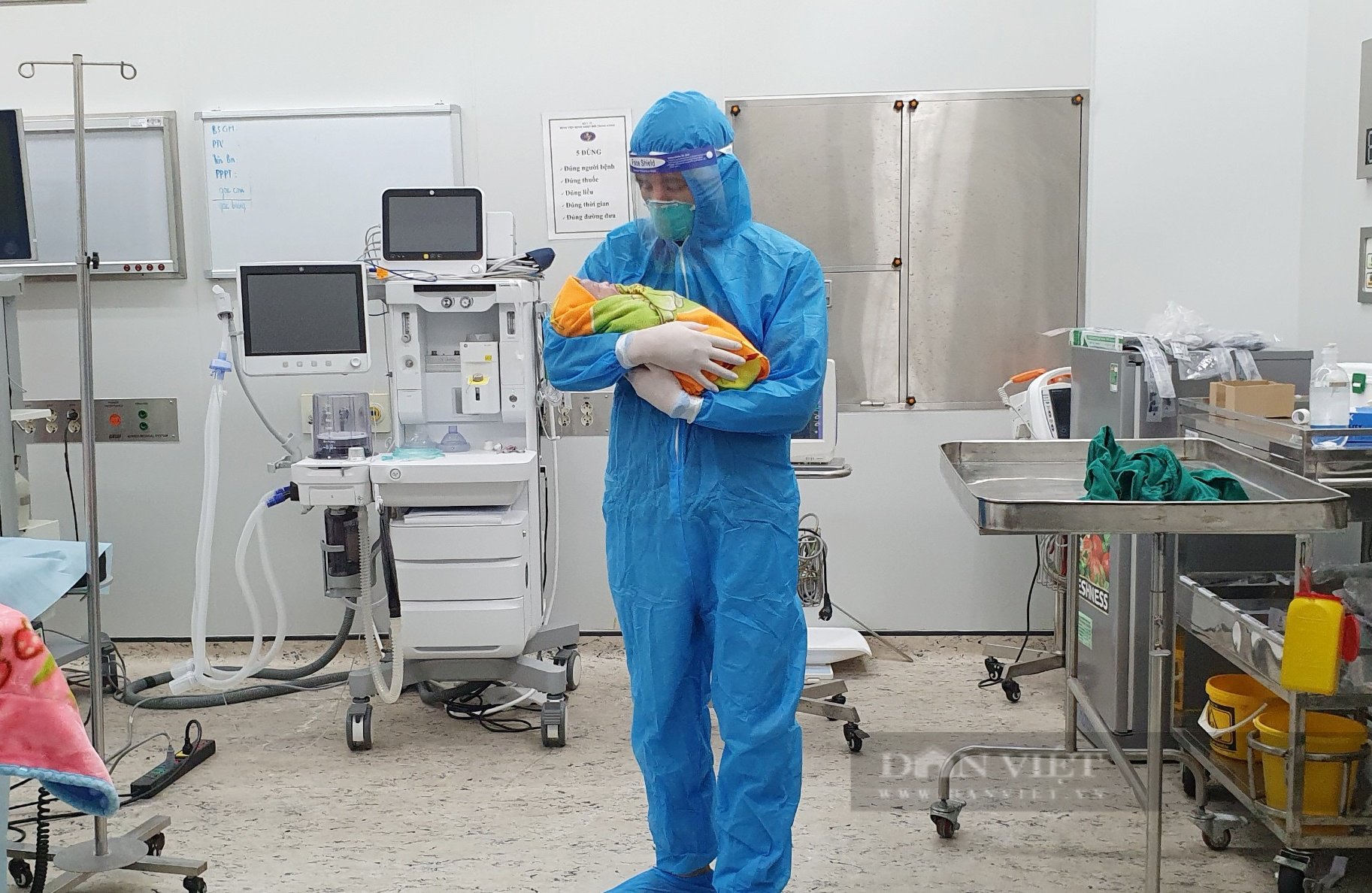 Tại &quot;lá chắn&quot; cuối cùng ở Hà Nội: Bác sĩ chống dịch trở về đúng ngày vợ sinh và &quot;cuộc chiến&quot; xuyên Tết (bài 6) - Ảnh 4.