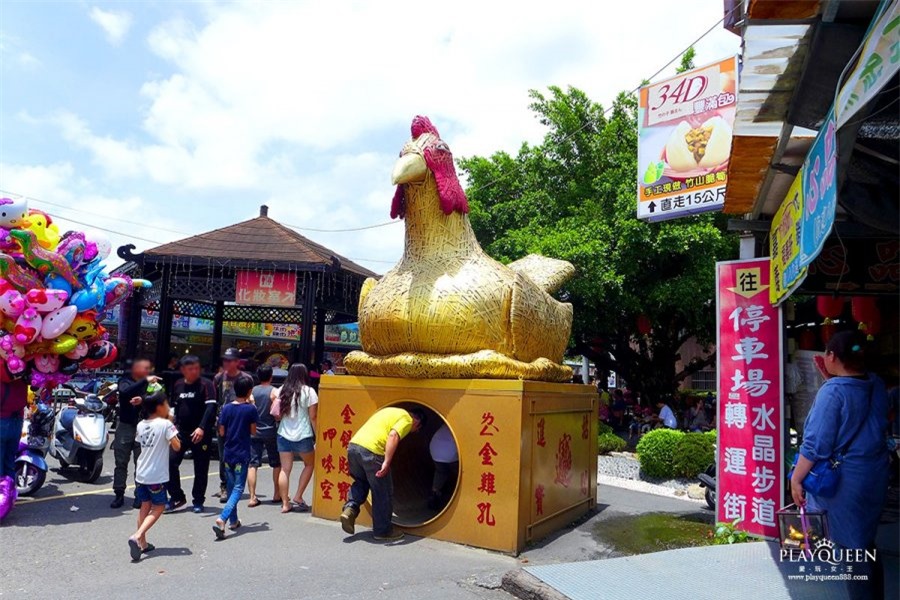 Kỳ lạ ngôi đền cho người dân vay tiền, bao giờ khấm khá hơn thì trả - Ảnh 2.