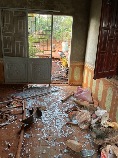 Gia Lai: Nghi án nghịch tử bắn cha ruột rồi ôm bom tự sát cùng bạn gái - Ảnh 2.