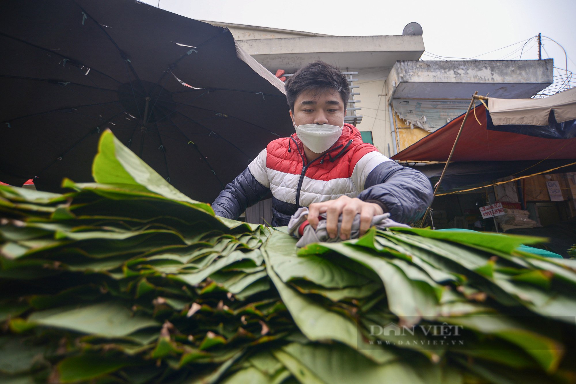  Chợ lá dong lâu đời ở Hà Nội dù vắng khách nhưng giá vẫn cao - Ảnh 7.