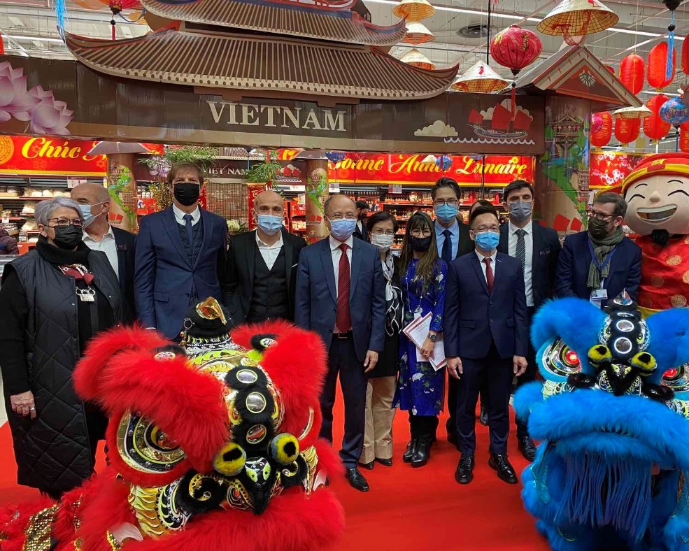 Lần đầu tiên vinh danh Tết Việt Nam tới người tiêu dùng Pháp - Ảnh 1. Lần đầu tiên vinh danh Tết Việt Nam tới người tiêu dùng Pháp - Ảnh 1.