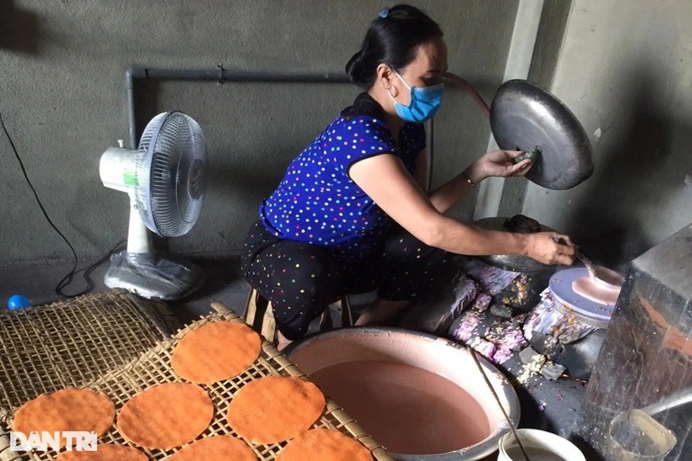 Làng bánh đa 300 tuổi chạy đua với Tết - Ảnh 2.