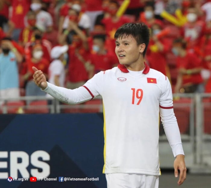 HLV của Hà Nội FC nói gì về khả năng xuất ngoại của Quang Hải? - Ảnh 1.