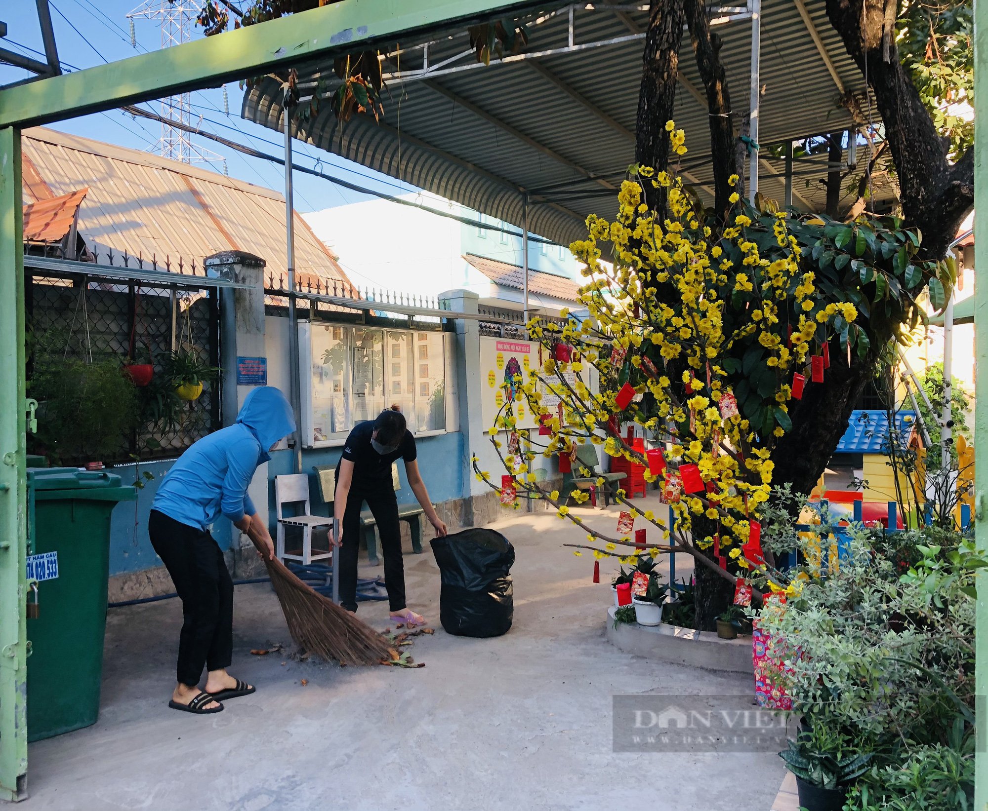 TP.HCM hướng dẫn cụ thể khi đón trẻ mầm non đến trường - Ảnh 1.