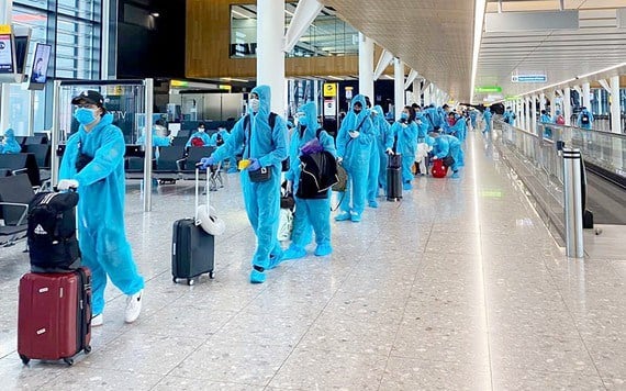 TP.HCM: 92 ca nhiễm Omicron, người nhập cảnh có thể được cách ly tại nhà - Ảnh 1.