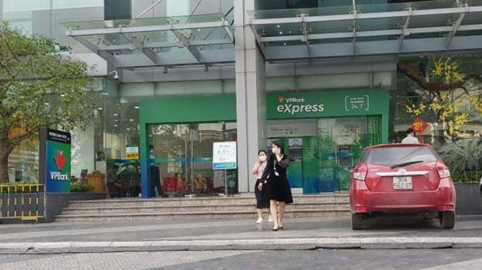 ATM vắng như chùa Bà Đanh - Ảnh 3.