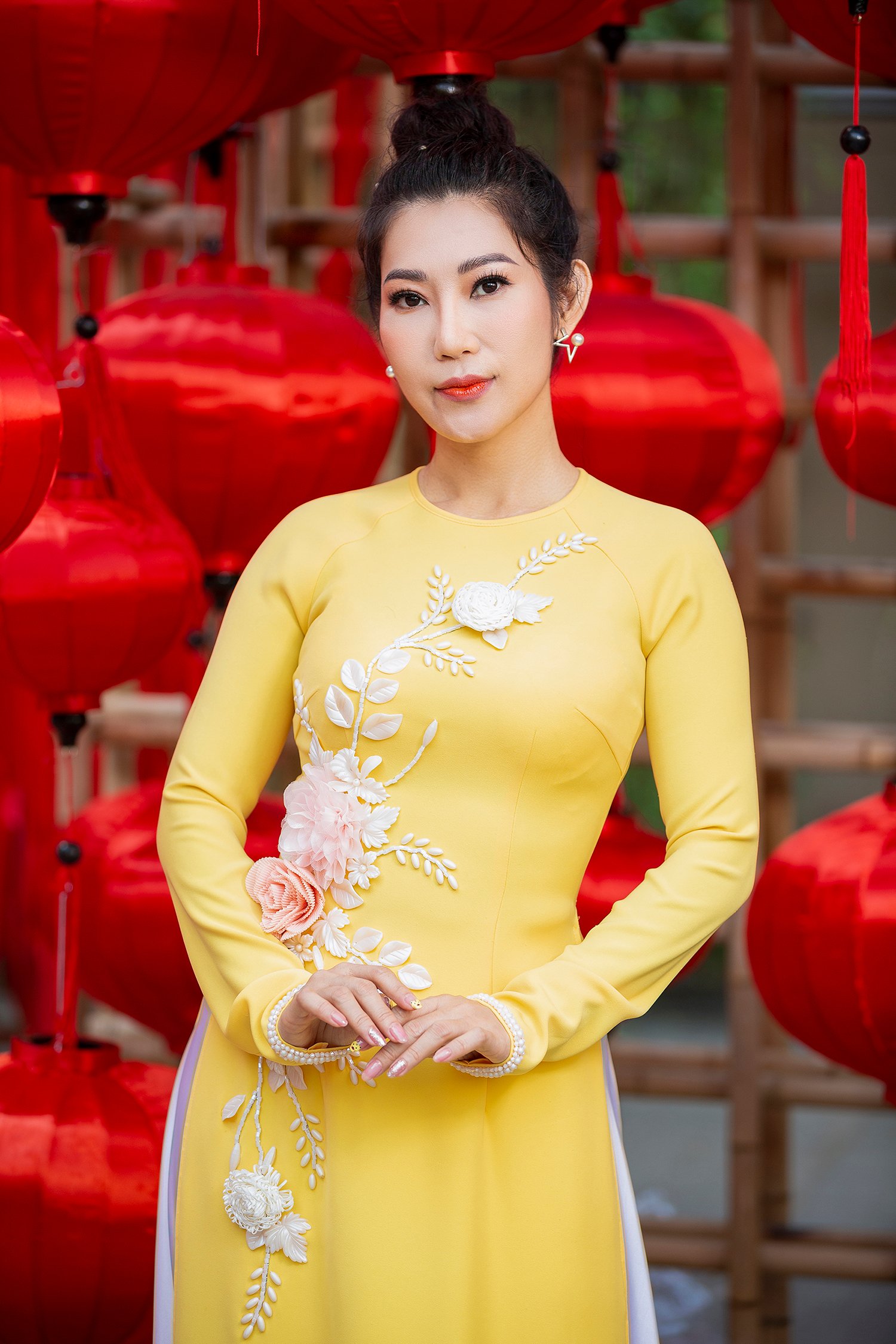 Kim Phượng - diễn viên U40 có hình thể 6 múi duy nhất làng điện ảnh Việt gây “sốc” với ảnh đón Xuân - Ảnh 5.