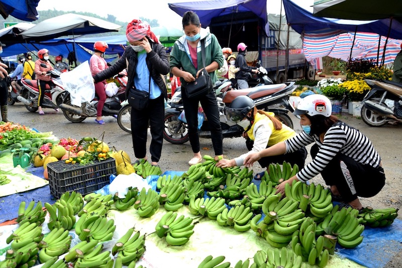 Sắc màu quyến rũ chợ phiên vùng cao ngày Tết - Ảnh 5.