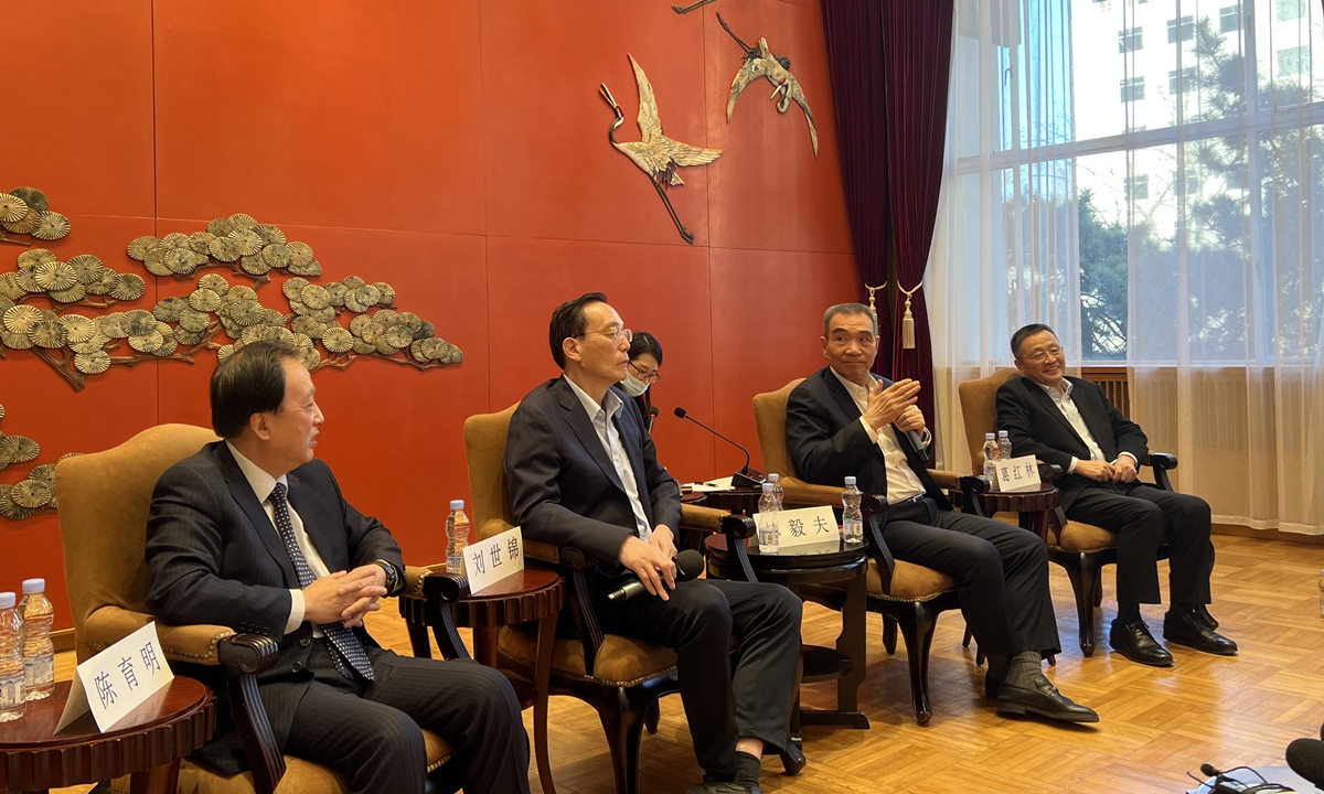 Dự báo Trung Quốc trở thành quốc gia thu nhập cao vào năm 2023 - Ảnh 2. Dự báo Trung Quốc trở thành quốc gia thu nhập cao vào năm 2023 - Ảnh 2.