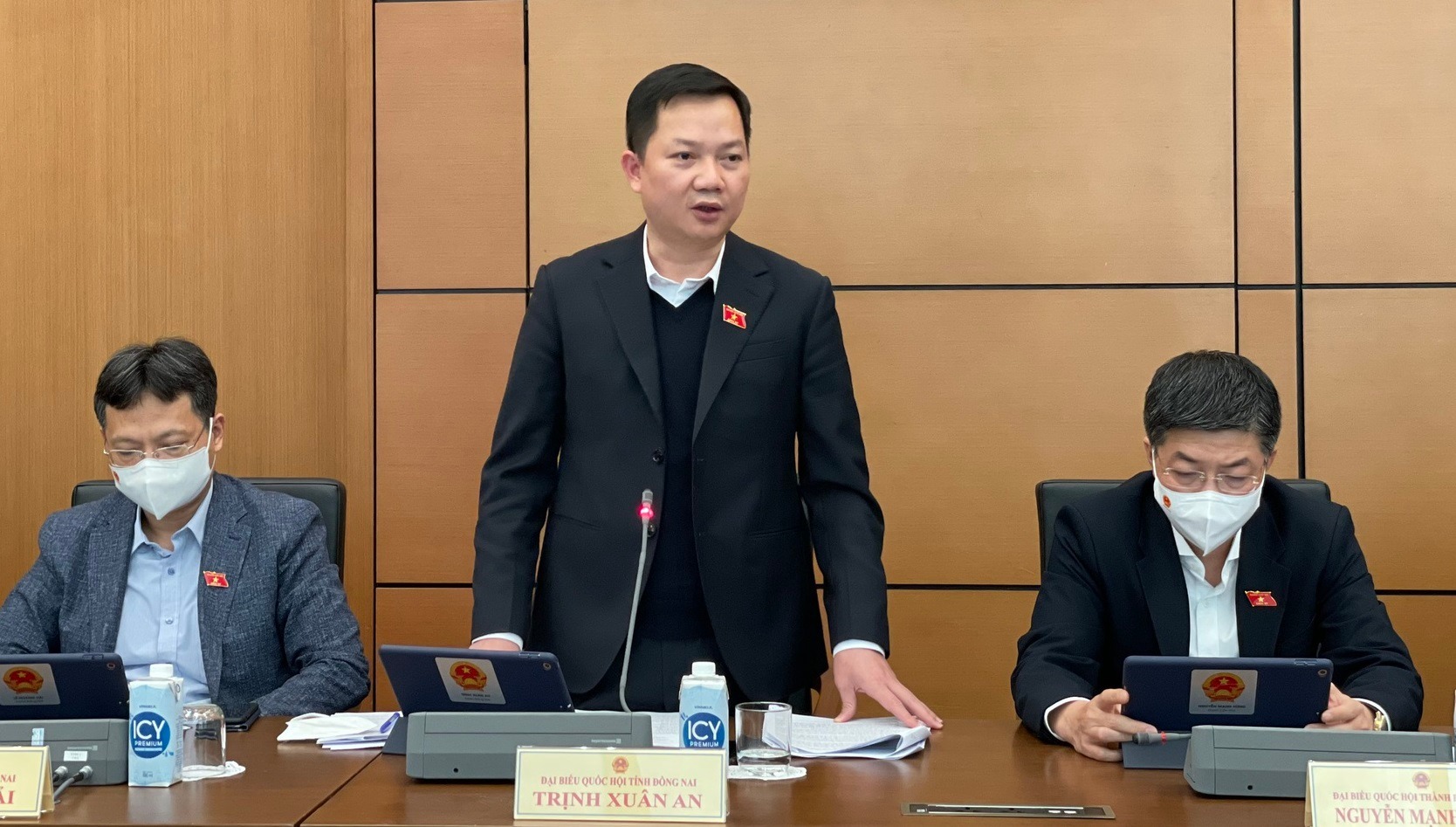 Gói phục hồi kinh tế: Chưa tung ra bất động sản đã sốt, tiền tệ quá mờ nhạt - Ảnh 2.