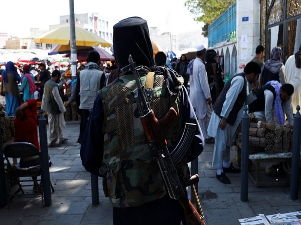 Taliban có đội quân đánh bom liều chết trong quân đội, điều khủng khiếp đã xảy ra? - Ảnh 1.