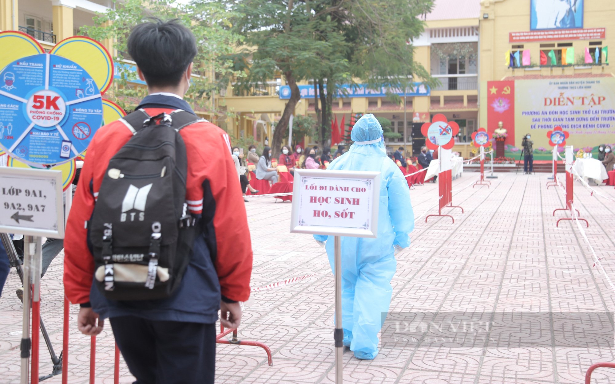 Hà Nội: Thêm 1 quận chuyển sang &quot;vùng cam&quot;, học sinh dừng học trực tiếp từ ngày 8/1 - Ảnh 1.