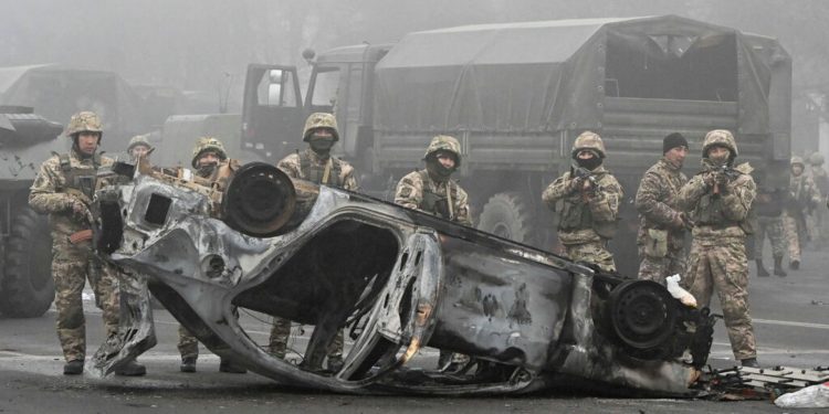 Châu Âu cảnh báo 'nóng' Putin sau khi Moscow đưa quân đến Kazakhstan - Ảnh 1.