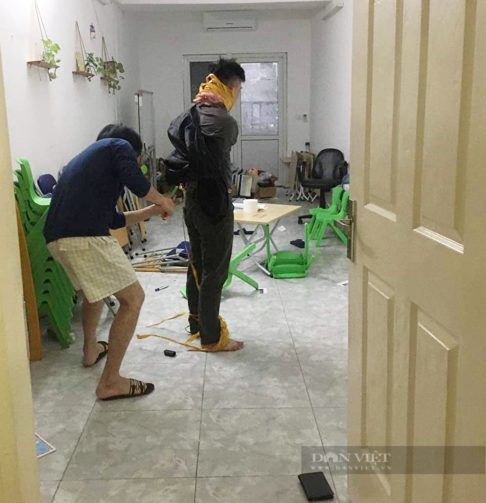 Nóng: Nghi vấn 3 kẻ lạ mặt vào căn hộ chung cư Hà Nội xịt hơi cay, trói chủ nhà cướp điện thoại - Ảnh 2.