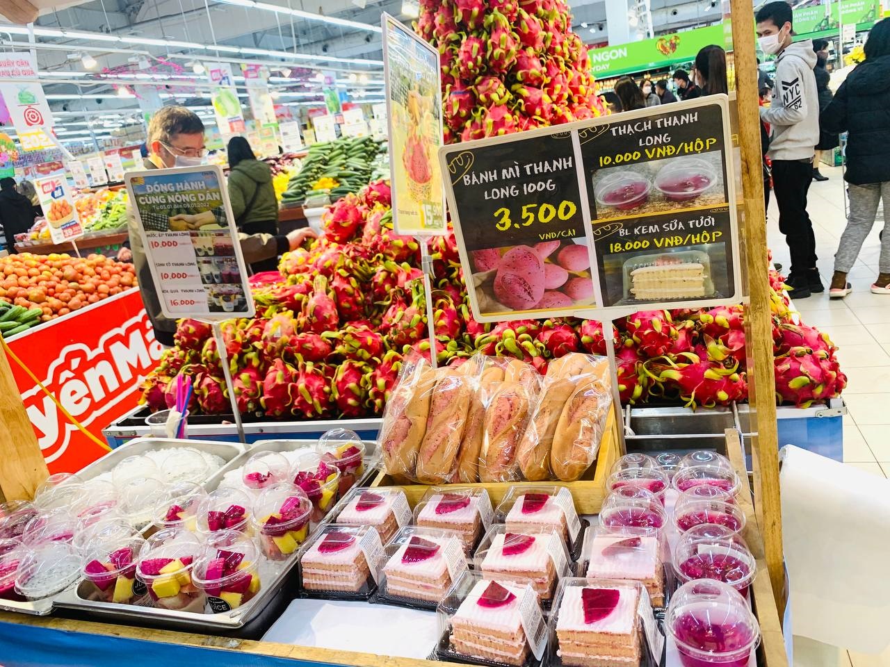 Siêu thị hỗ trợ nông dân bán thanh long, giá chỉ hơn 10.000 đồng/kg - Ảnh 3.