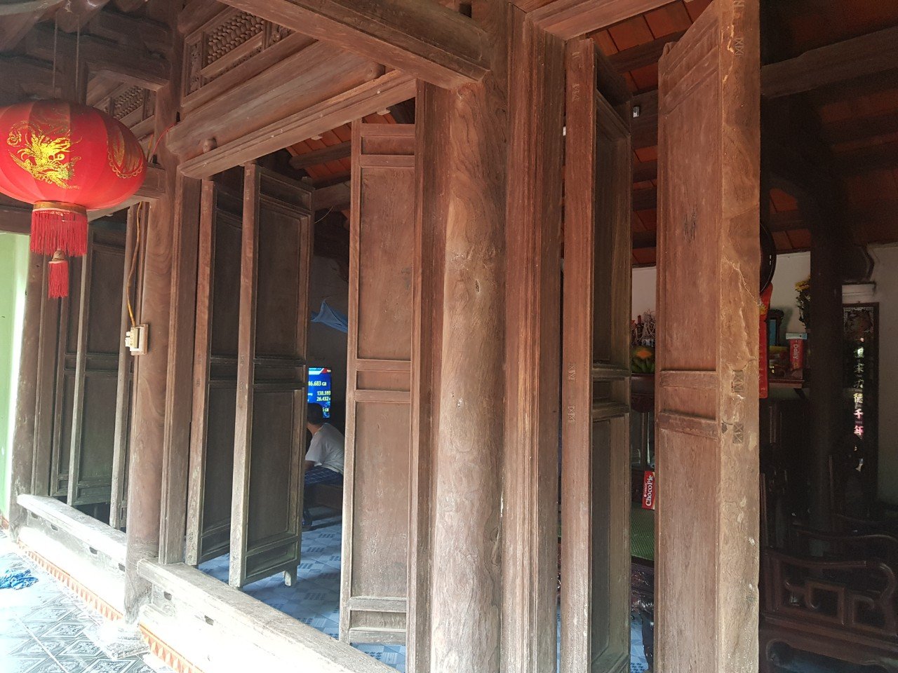 Kể chuyện làng: Ngôi nhà gỗ lim của ngoại - Ảnh 2.