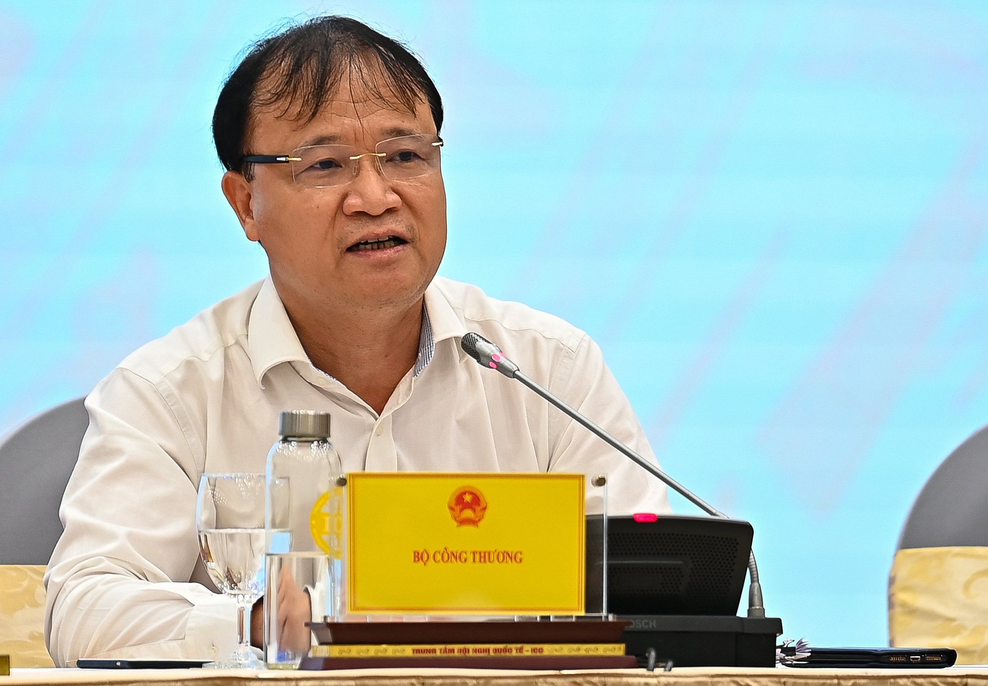 &quot;Than&quot; chiết khấu thấp, DN bán xăng dầu &quot;nhỏ giọt&quot; tránh bị phạt: Thứ trưởng Bộ Công Thương lý giải thế nào? - Ảnh 2.