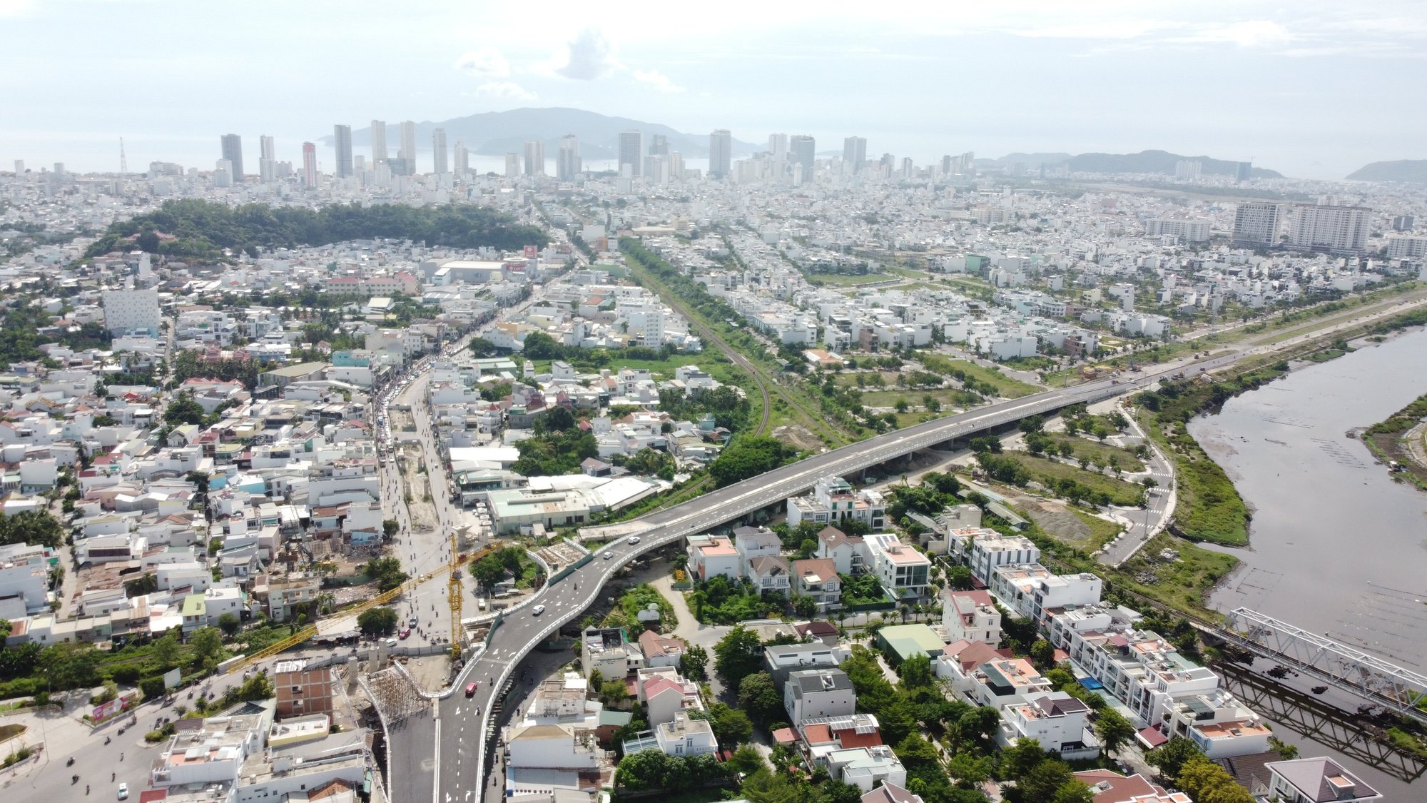 Nha Trang: Cận cảnh dự án ngàn tỷ thông xe một phần - Ảnh 6.