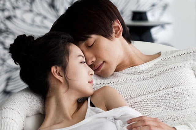 Đàn ông luôn có 3 hành động này trên giường, chứng tỏ anh ta đã chán ngấy vợ rồi - Ảnh 2.