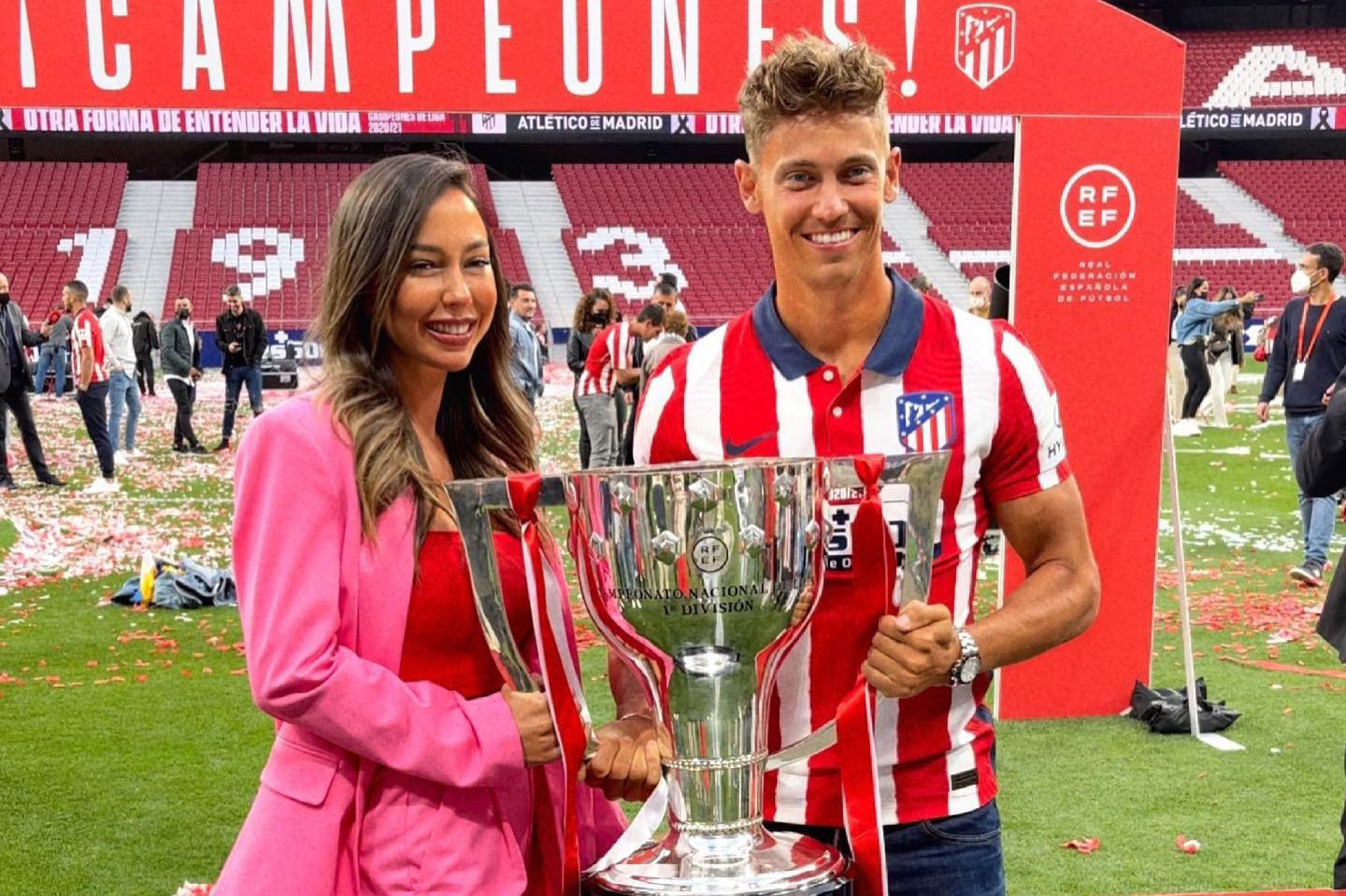 Hôn thê của sao Atletico Madrid khoe thân hình siêu nuột - Ảnh 1.