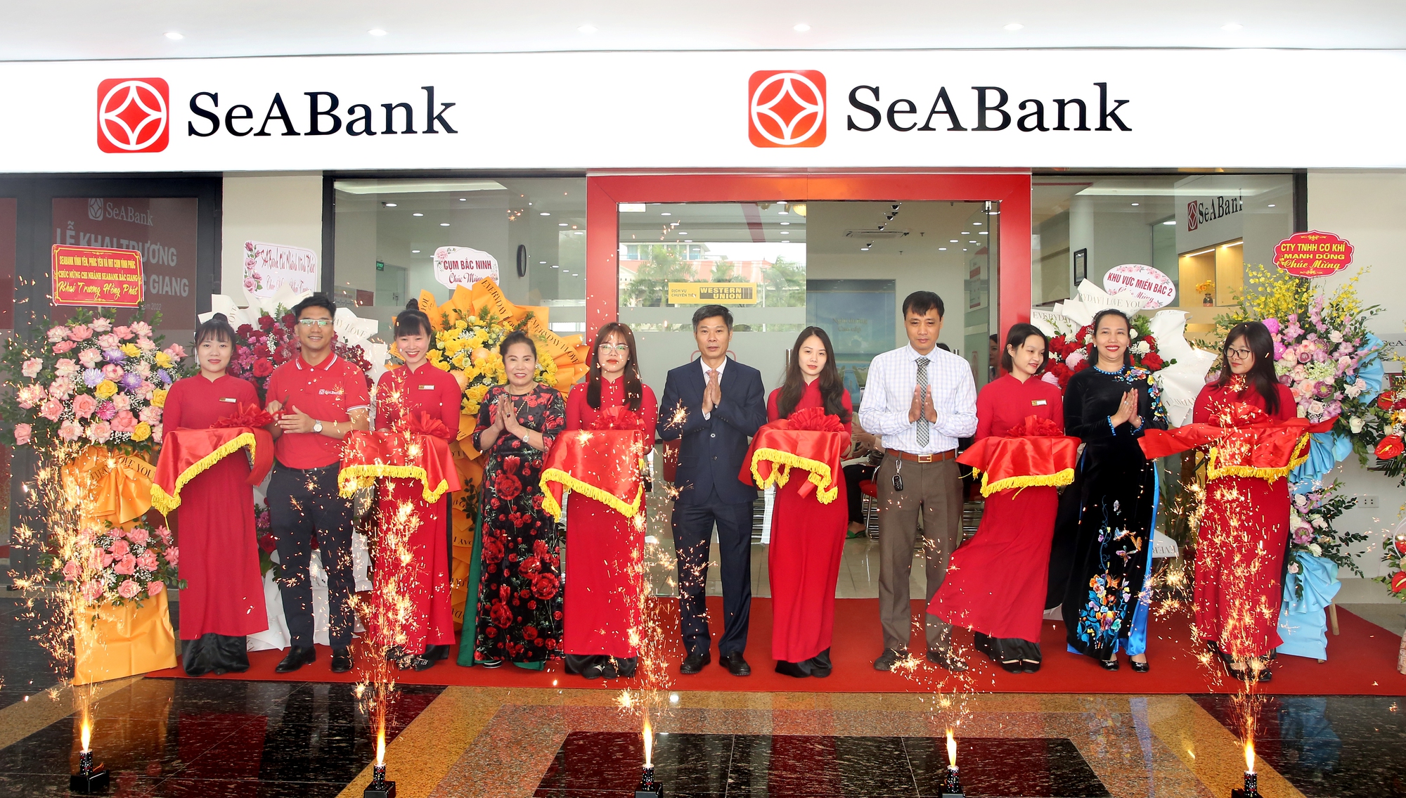 SeABank đồng loạt khai trương đưa vào hoạt động 8 điểm giao dịch - Ảnh 2.