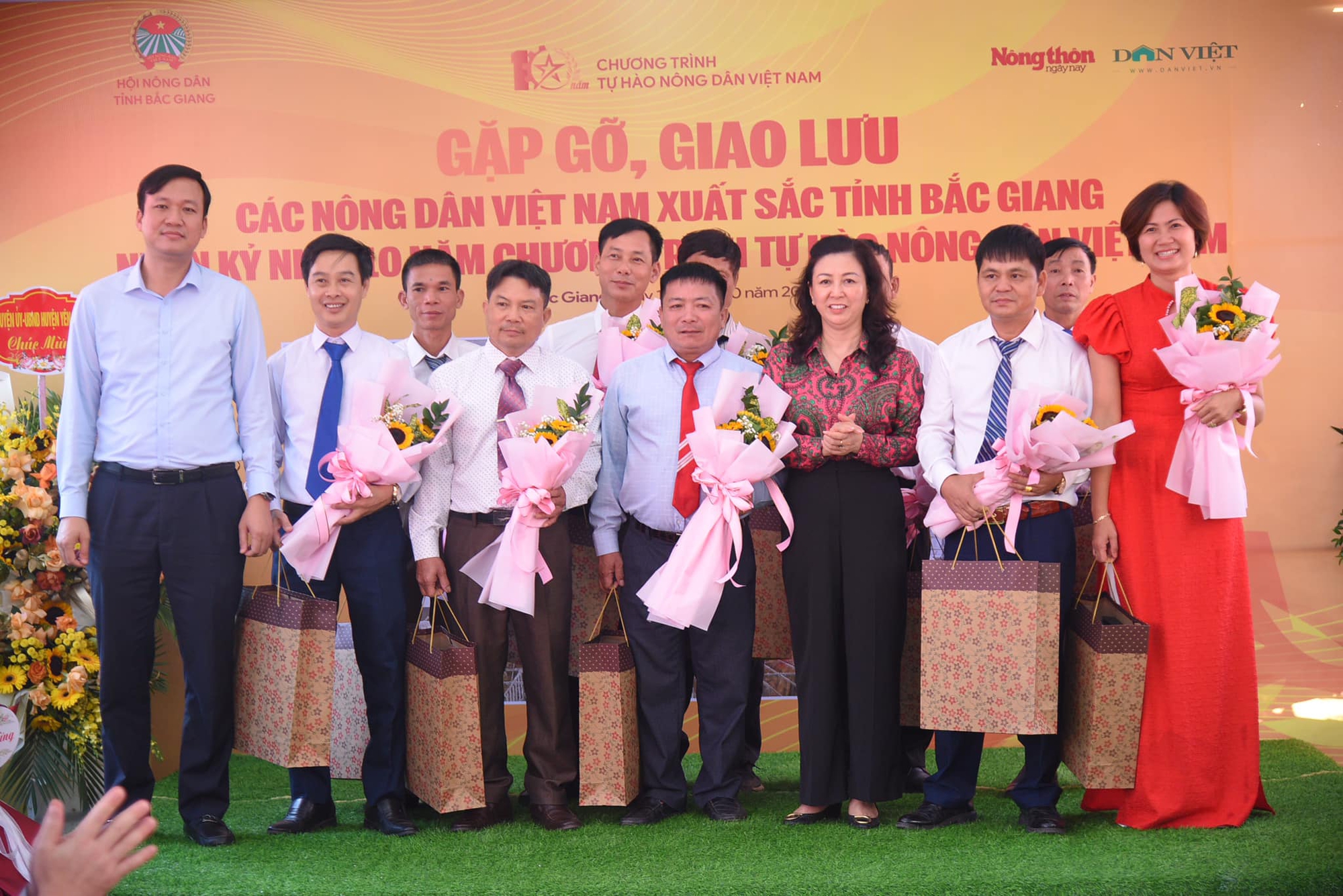 Tôi rất xúc động khi được gọi là anh hùng  - Ảnh 2.