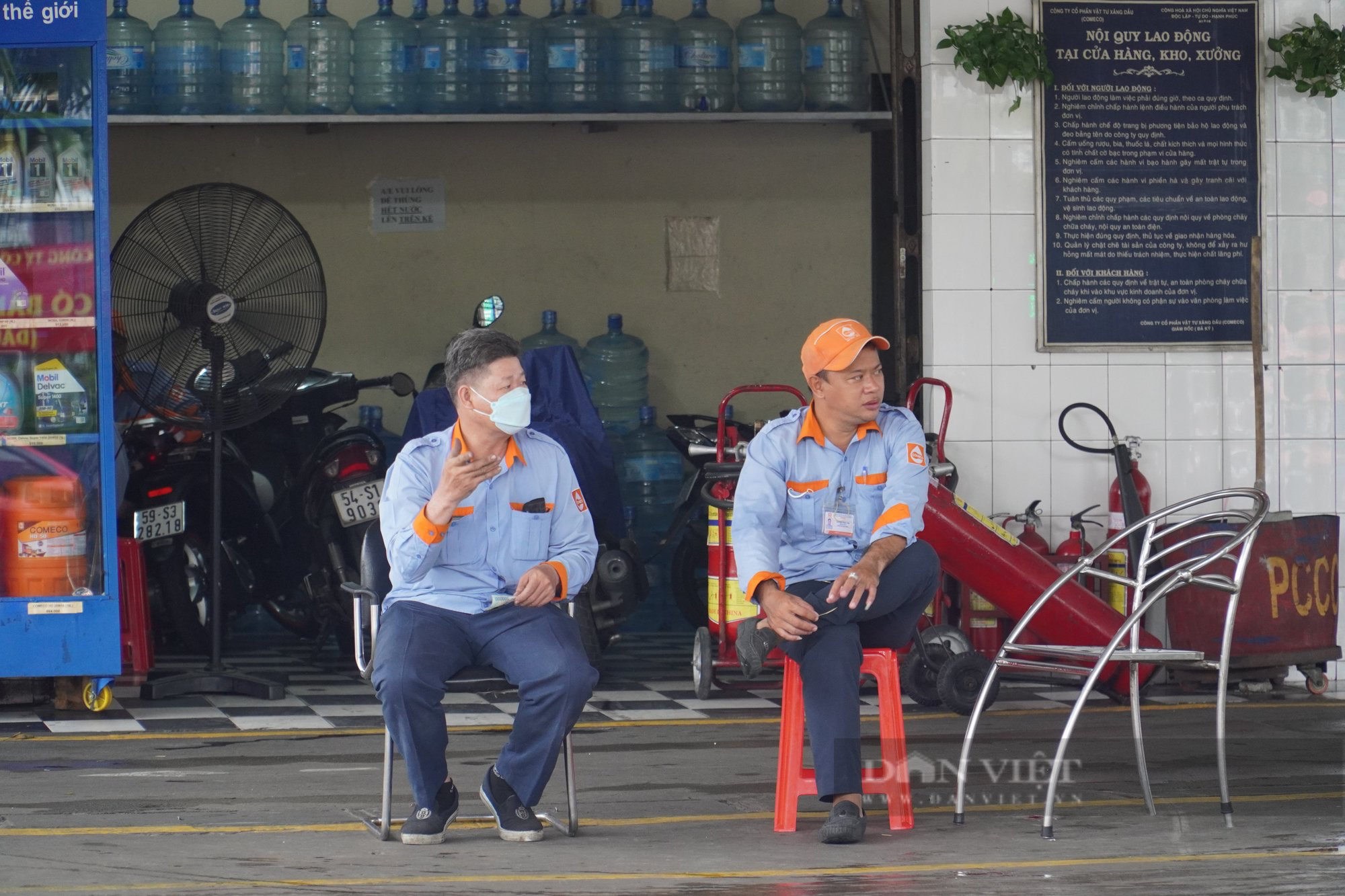 Nhiều cây xăng tại TP.HCM vẫn đang tạm hết xăng - Ảnh 5.