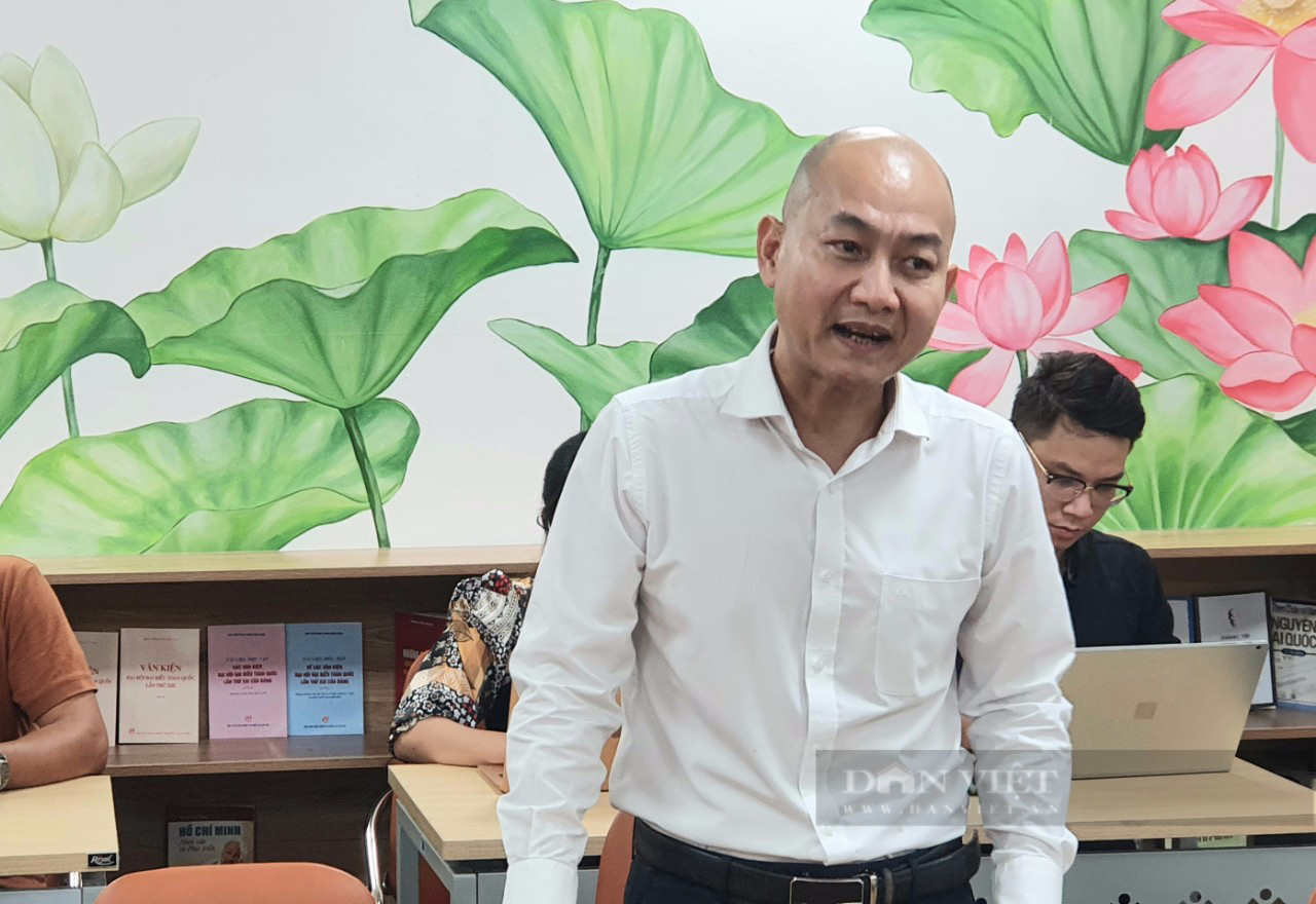 Kiến nghị cho xe bồn chở xăng vào TP.HCM giờ cao điểm để các cây xăng không hụt hàng - Ảnh 1.
