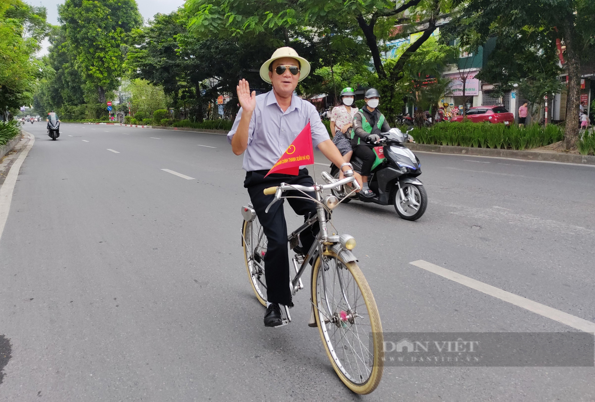 Hà Nội bình yên chào mừng ngày Giải phóng Thủ đô - Ảnh 2.