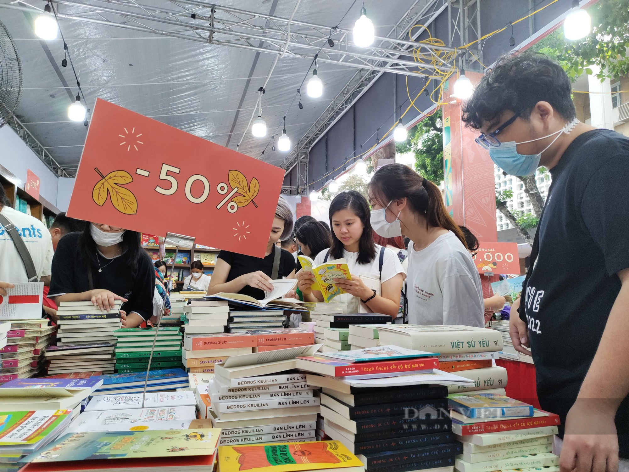 Hà Nội bình yên chào mừng ngày Giải phóng Thủ đô - Ảnh 7.