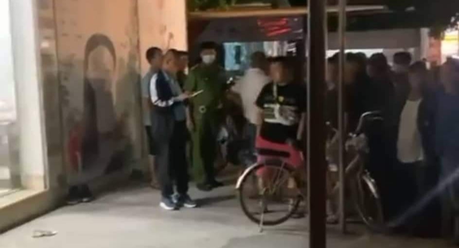 Một thanh niên ở Tứ Kỳ, Hải Dương giết chết người yêu rồi đâm dao vào bụng tự tử - Ảnh 1.