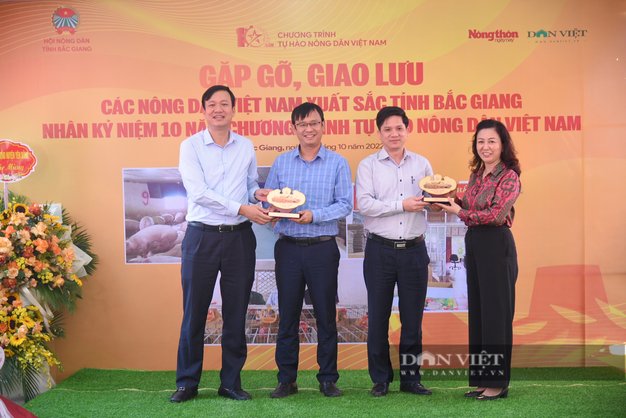 Hình ảnh báo NTNN/Dân Việt gặp gỡ, giao lưu với các Nông dân Việt Nam xuất sắc tỉnh Bắc Giang - Ảnh 10.
