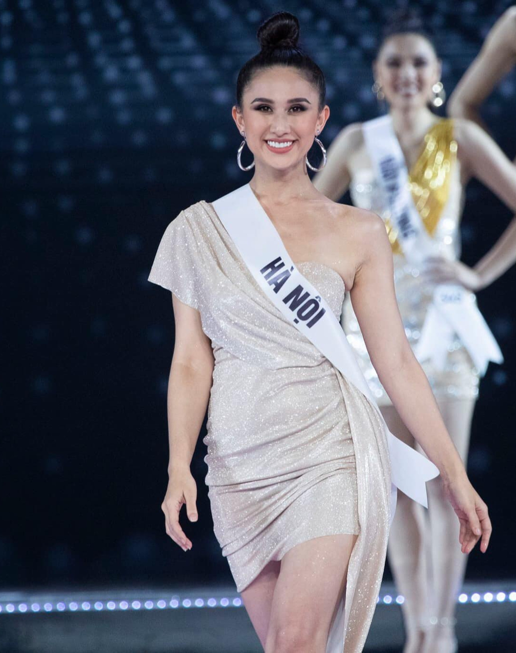Tang lễ của người đẹp Nguyễn Diana: Á hậu Thúy Vân, Kim Duyên khóc nghẹn  - Ảnh 3.