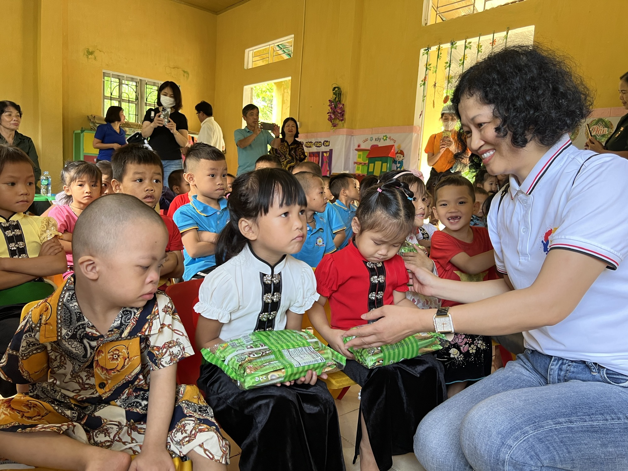 Nụ cười trong niềm vui hạnh phúc - Ảnh 7.