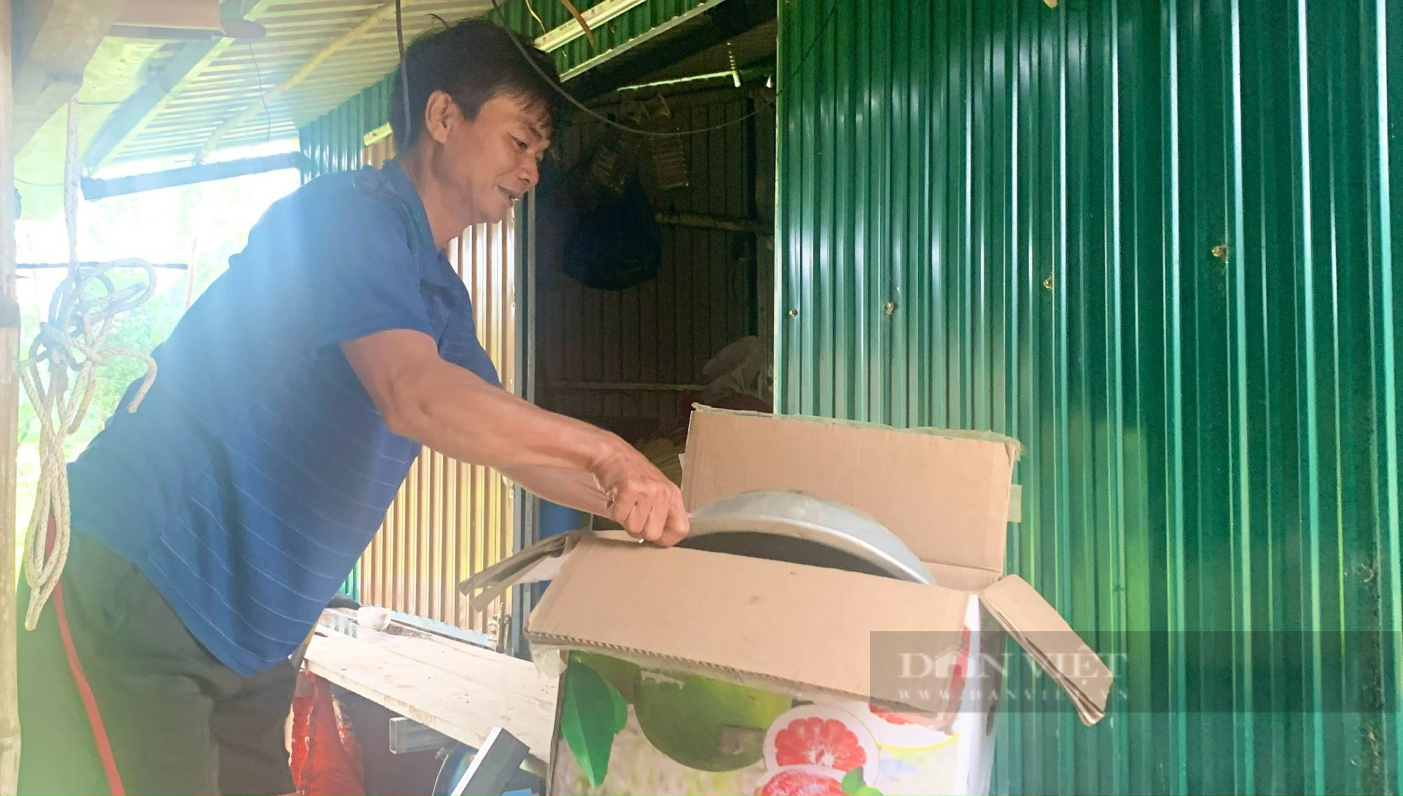 Quảng Bình: Nước lũ dâng nhanh, người dân vùng &quot;rốn lũ&quot; sẵn sàng sơ tán lên nhà phao - Ảnh 2.