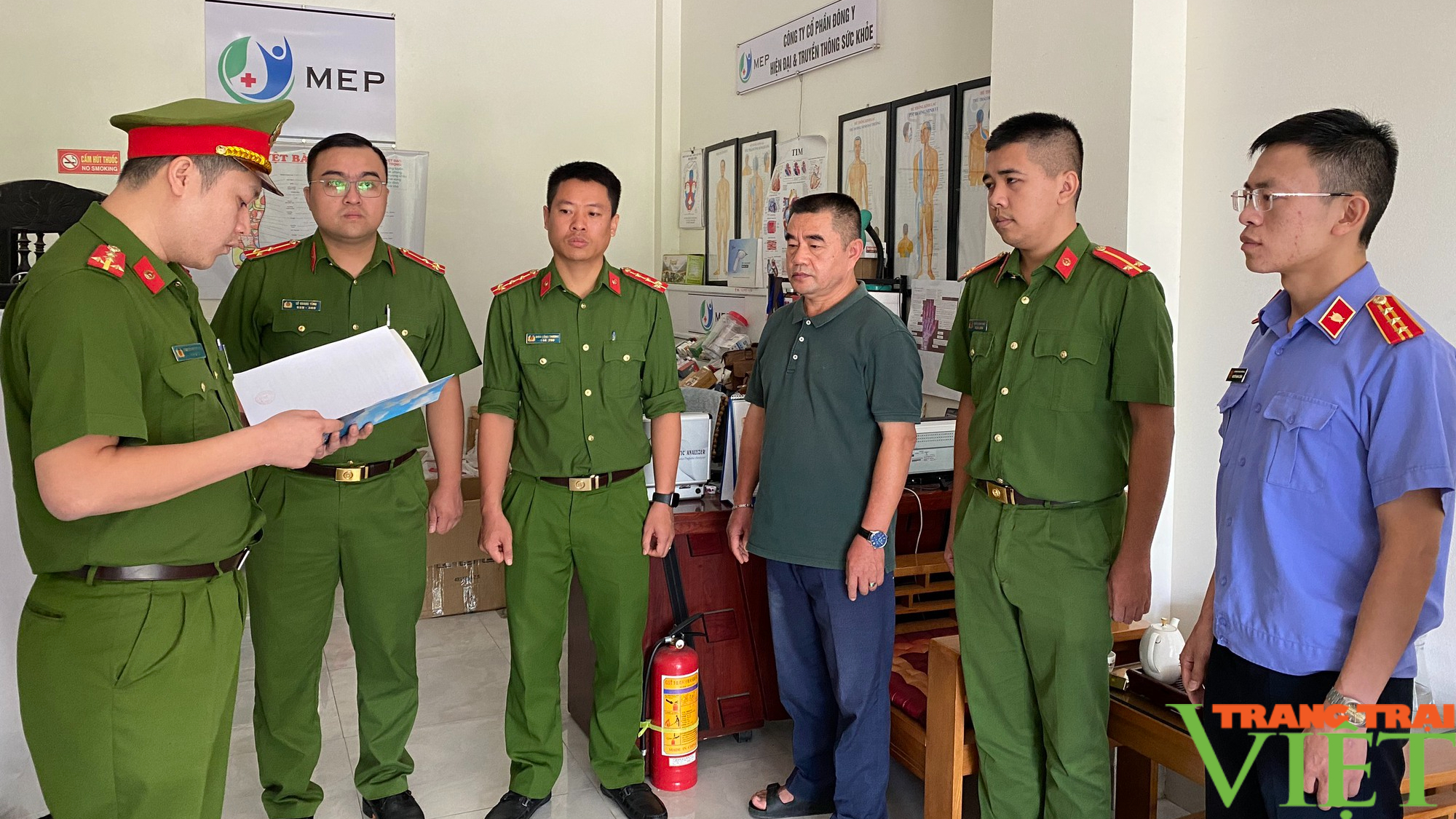 Bắt giữ nguyên Phó Giám đốc Công ty cổ phần dâu tằm tơ Mộc Châu - Ảnh 1. Bắt giữ nguyên Phó Giám đốc Công ty cổ phần dâu tằm tơ Mộc Châu - Ảnh 1.