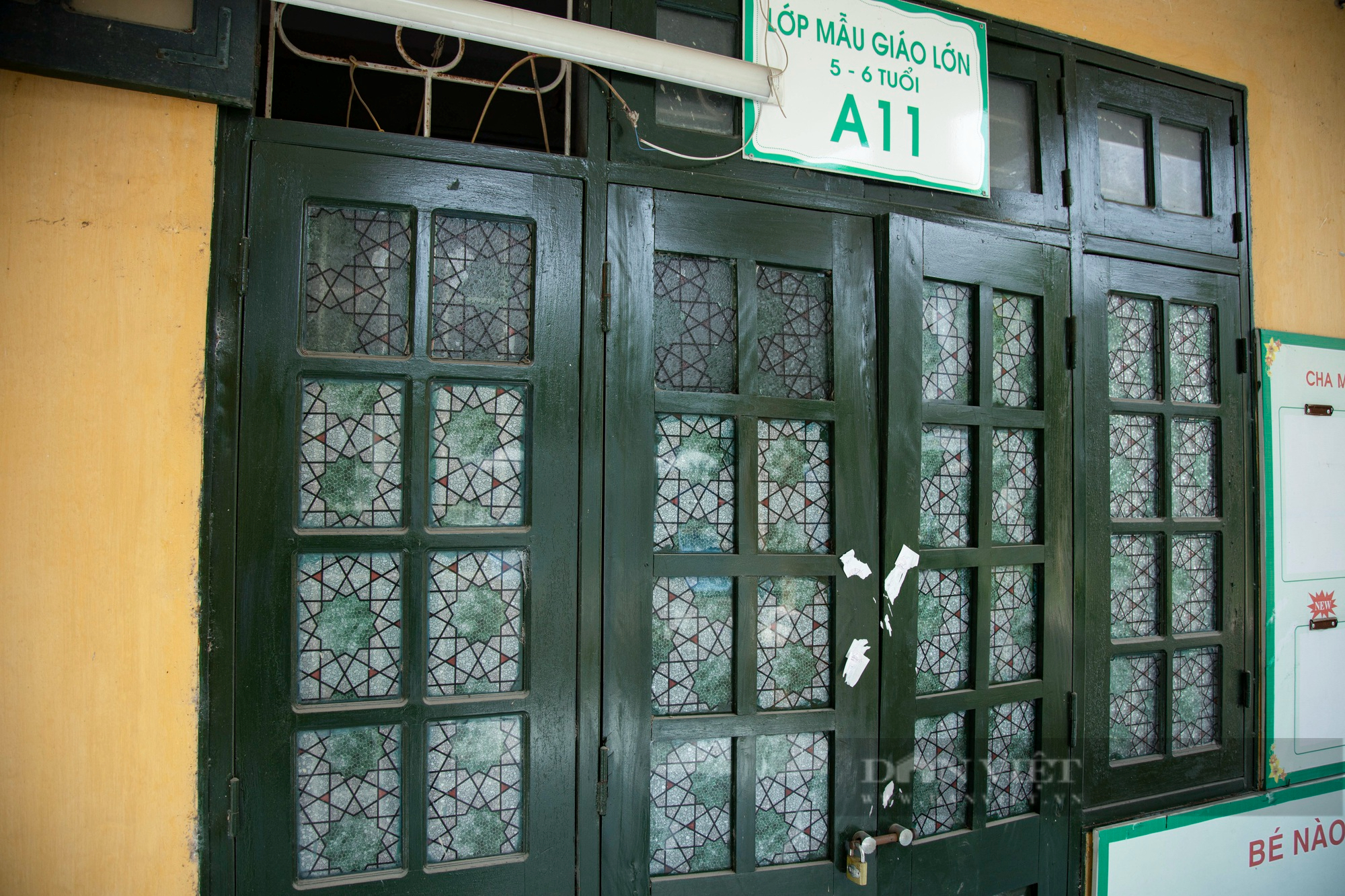 Kỳ lạ tại Hà Nội: nơi bốc thăm suất học mầm non, nơi lại bỏ không, ong xây tổ cả trong trường - Ảnh 8.