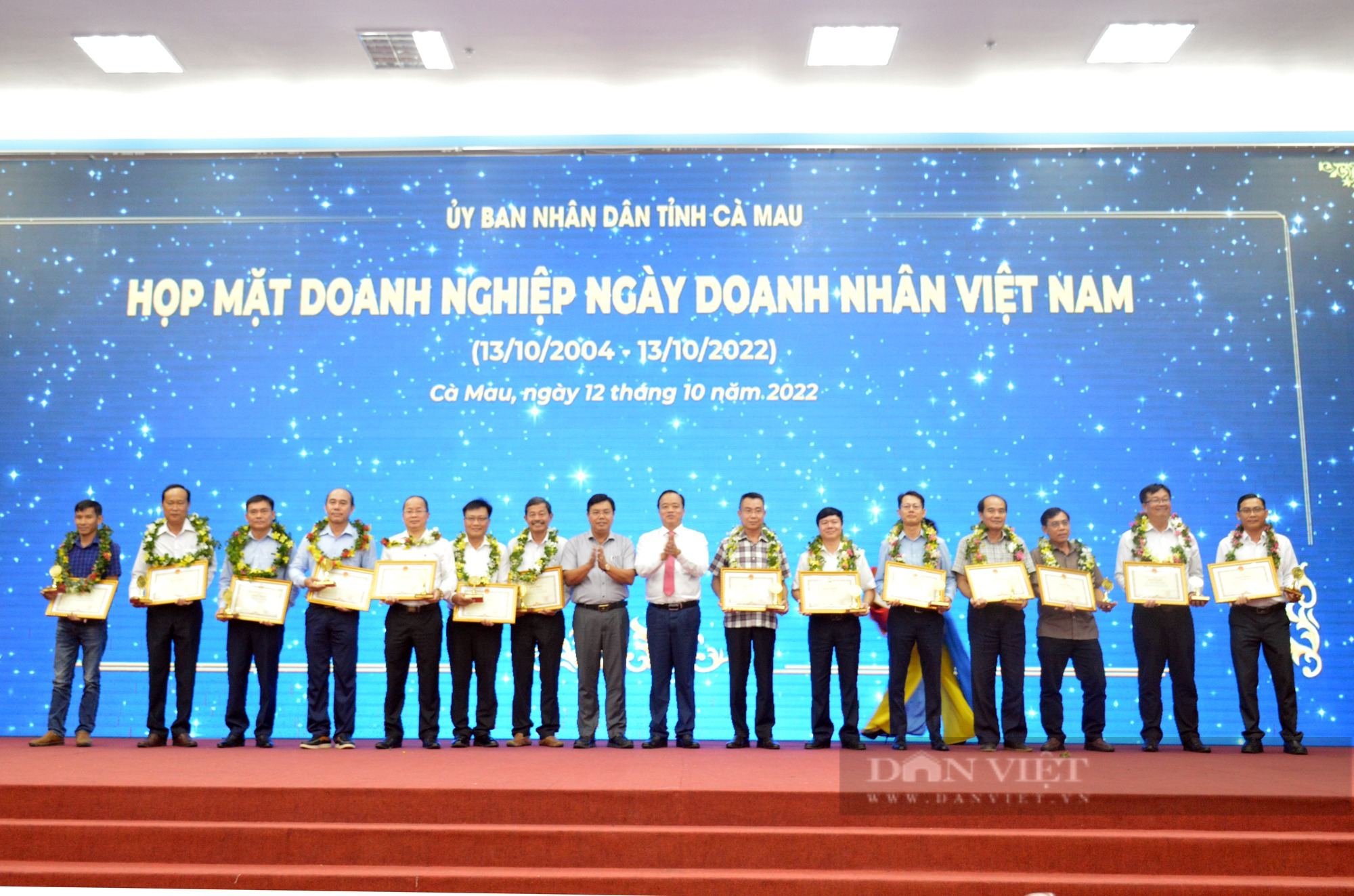 Chủ tịch UBND tỉnh Cà Mau: Coi khó khăn của doanh nghiệp là của chính mình - Ảnh 2.