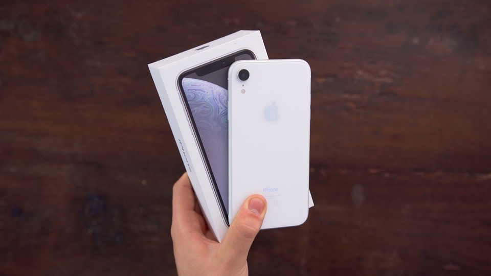 iPhone hơn 4 năm tuổi vẫn hút khách - Ảnh 1.