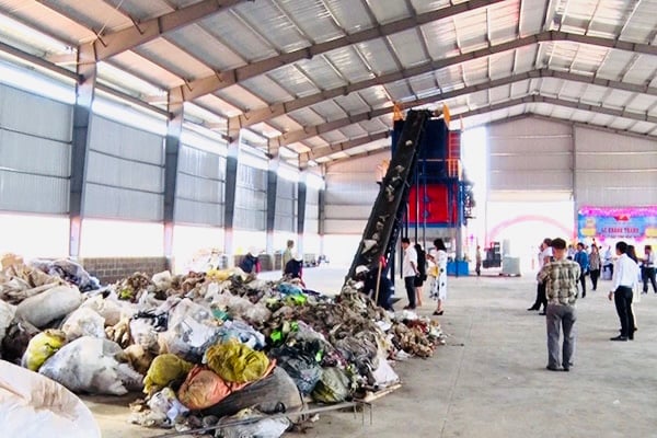 Đồng Nai: Giá thu gom rác và xử lý chất thải 4 năm qua vẫn như cũ, doanh nghiệp muốn tăng - Ảnh 2.