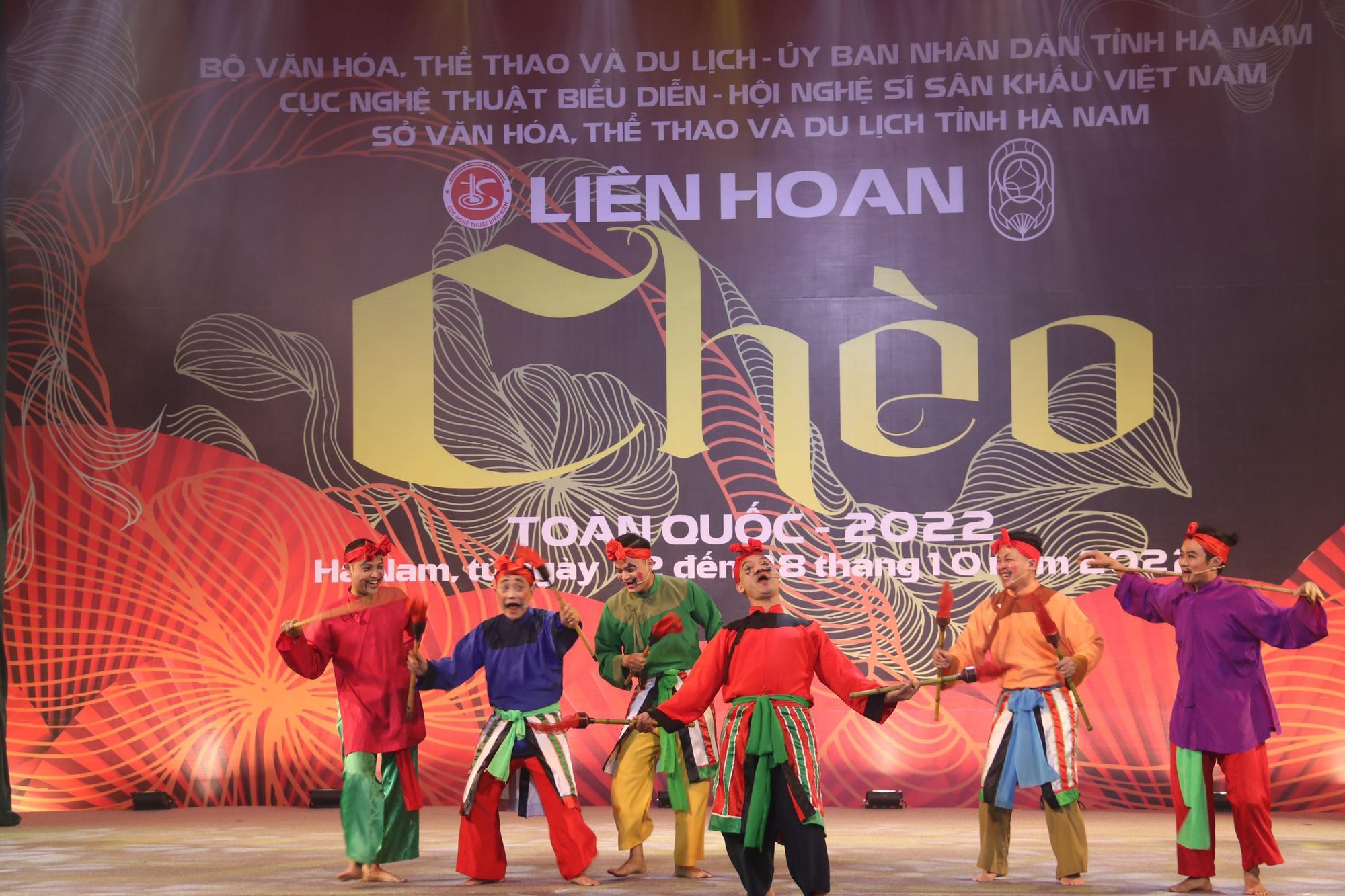 NSND Tự Long, NSND Thanh Ngoan và NSƯT Thu Huyền &quot;gây sốt&quot; tại Khai mạc Liên hoan Chèo - Ảnh 6.
