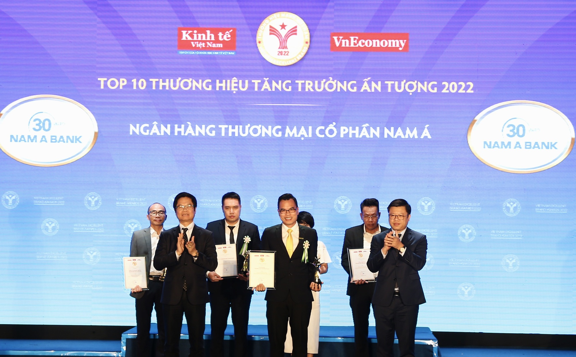 Nam A Bank - Top 10 thương hiệu tăng trưởng ấn tượng 2022 - Ảnh 1.