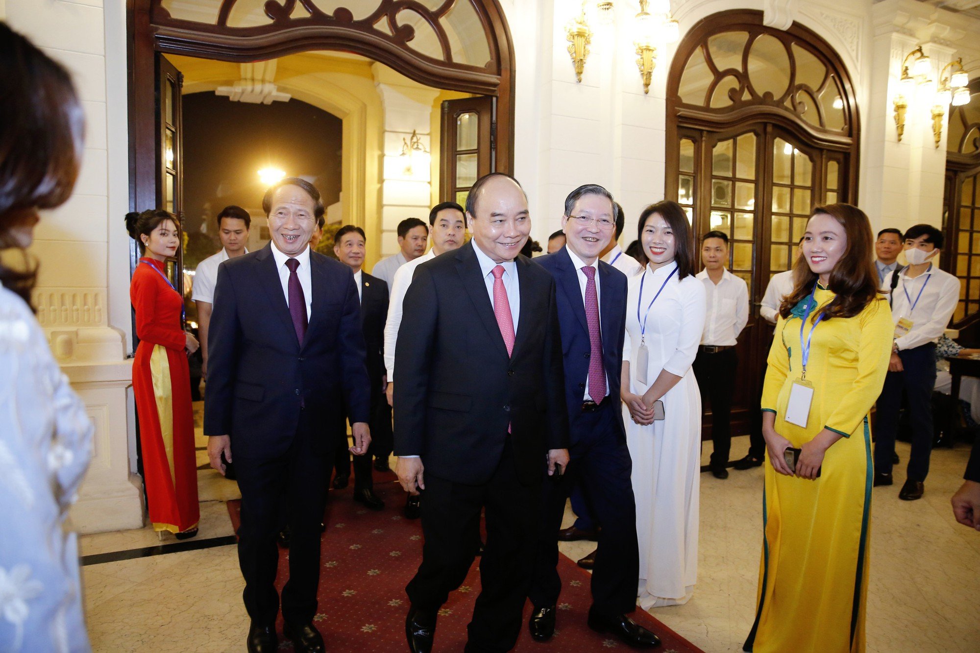 Lễ tôn vinh và trao danh hiệu cho 100 &quot;Nông dân Việt Nam xuất sắc 2022&quot; - Ảnh 2.