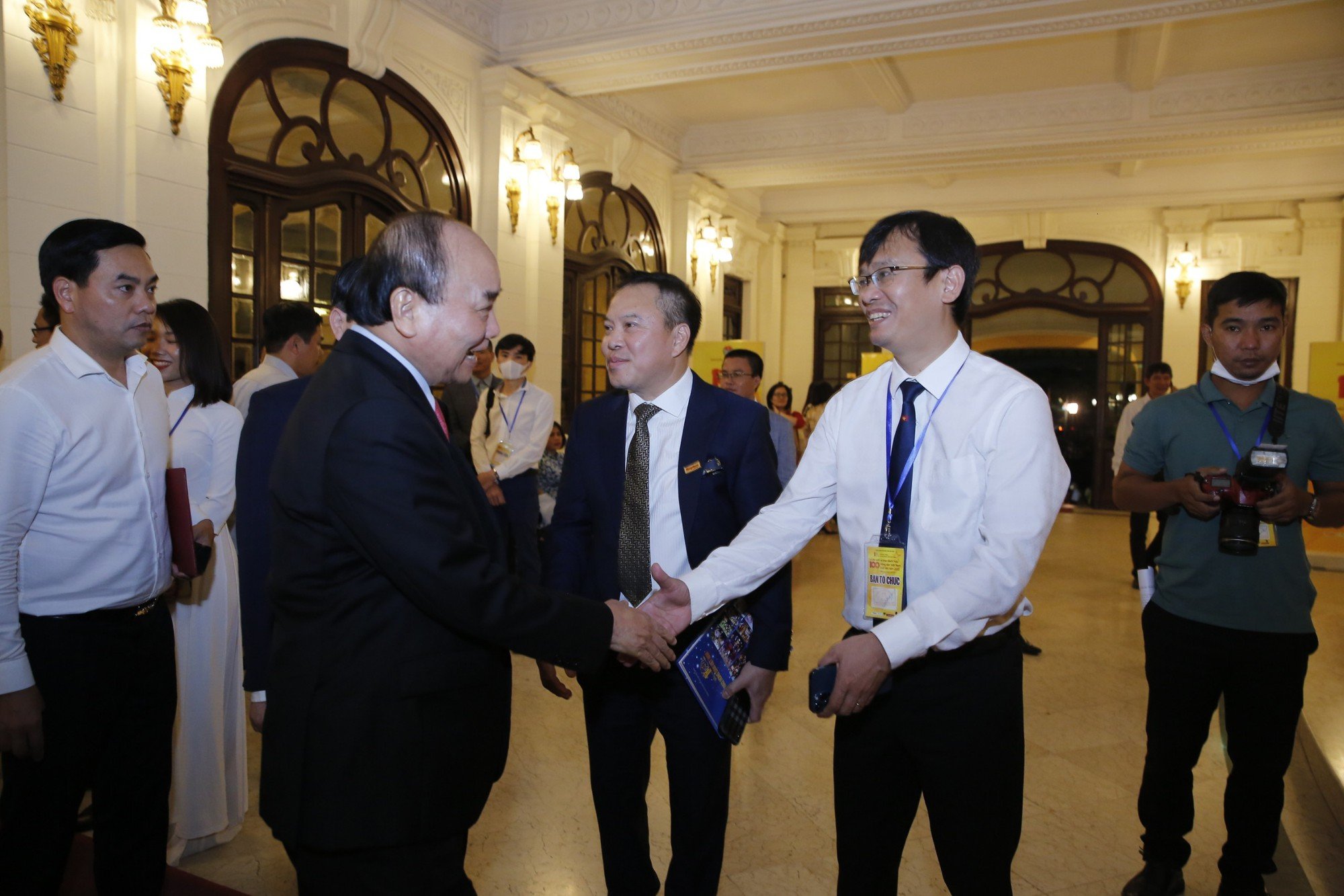 Lễ tôn vinh và trao danh hiệu cho 100 &quot;Nông dân Việt Nam xuất sắc 2022&quot; - Ảnh 3.