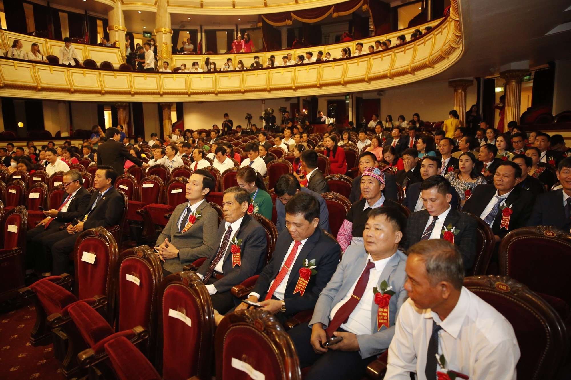 Lễ tôn vinh và trao danh hiệu cho 100 &quot;Nông dân Việt Nam xuất sắc 2022&quot; - Ảnh 1.