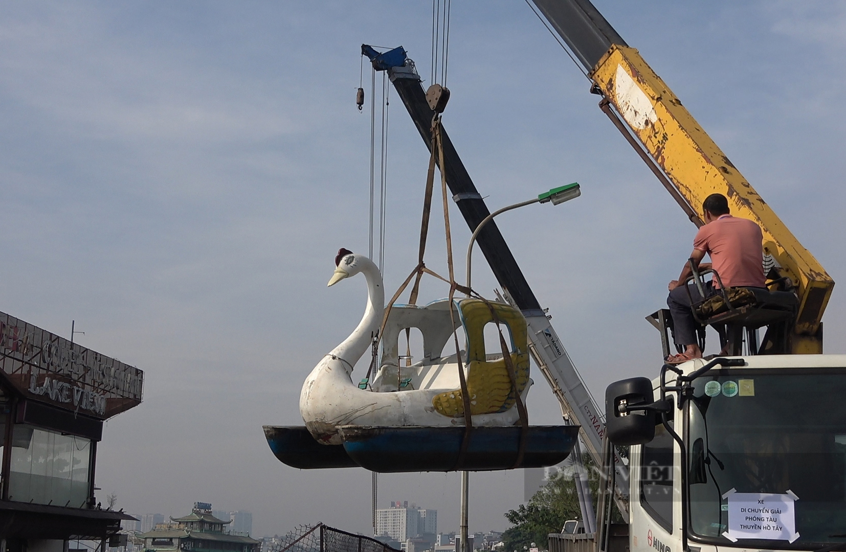 Quận Tây Hồ di dời nhiều phương tiện thuỷ nội địa ra khỏi Hồ Tây - Ảnh 7.