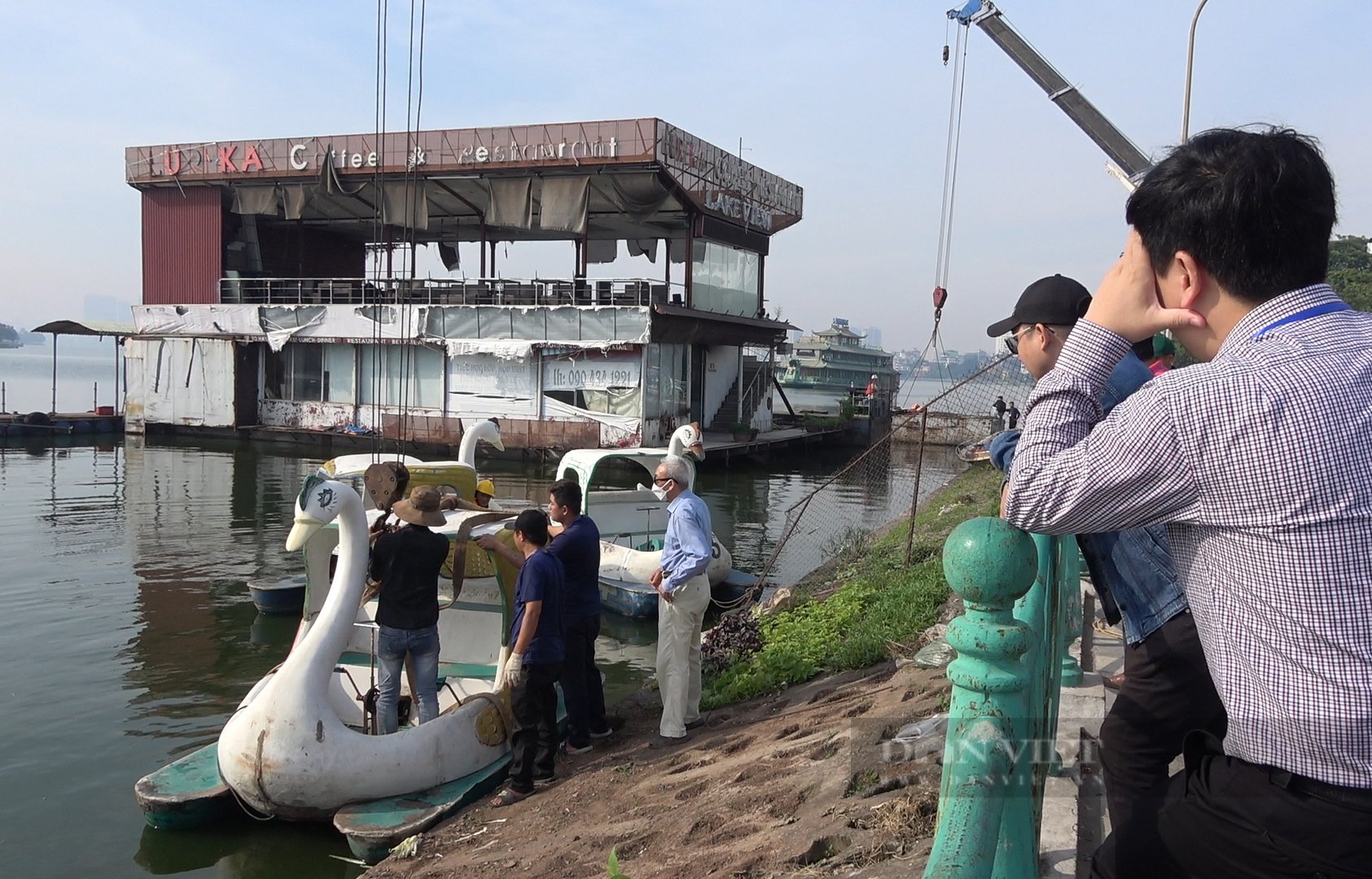 Quận Tây Hồ di dời nhiều phương tiện thuỷ nội địa ra khỏi Hồ Tây - Ảnh 8.