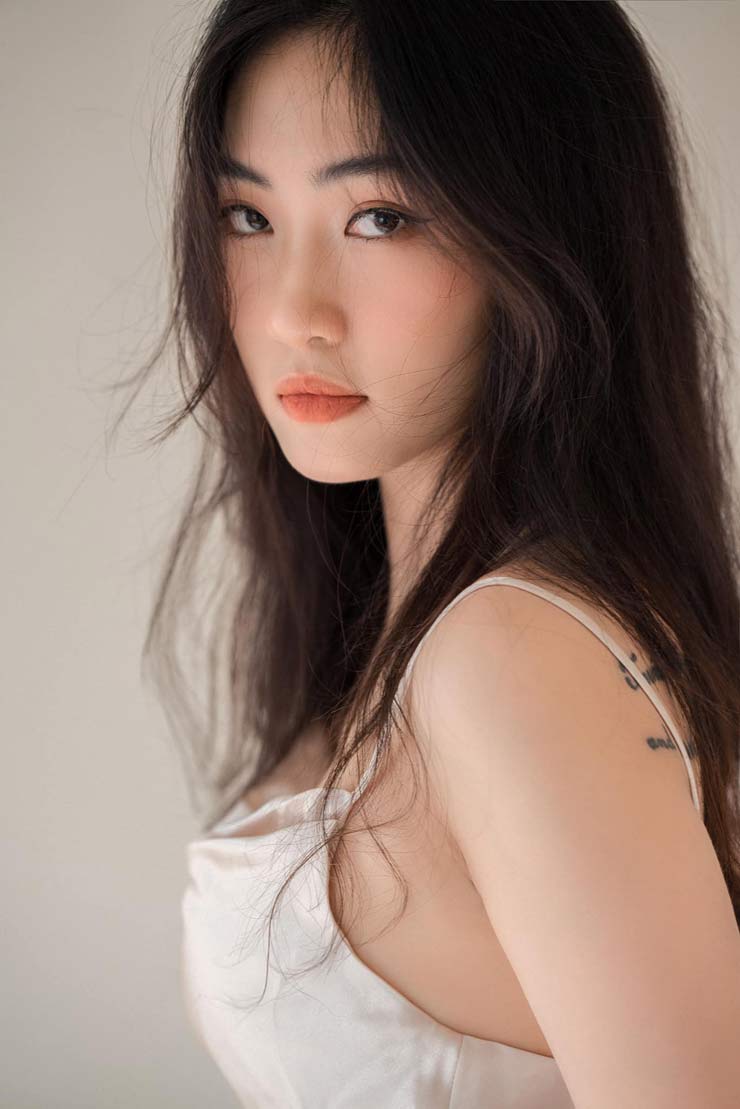 &quot;Ngọc nữ bóng chuyền&quot; Trần Việt Hương dáng sexy tuổi 24 - Ảnh 6.
