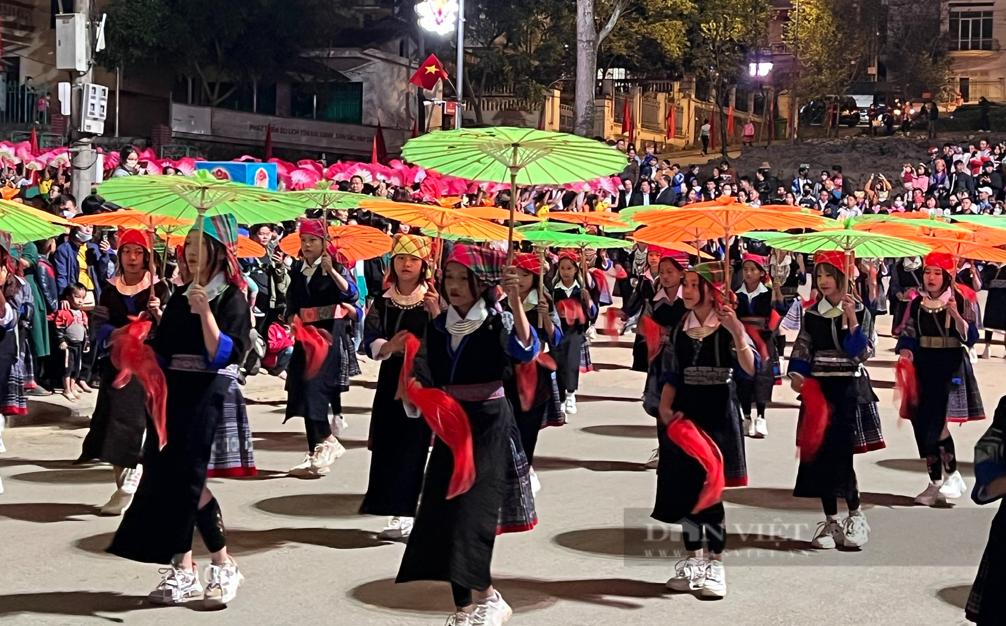 Yên Bái: Tưng bừng tiếng khèn Mông nơi cổng trời - Ảnh 7.